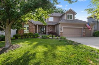 6180 N Nevada Avenue, Parkville, MO 64152