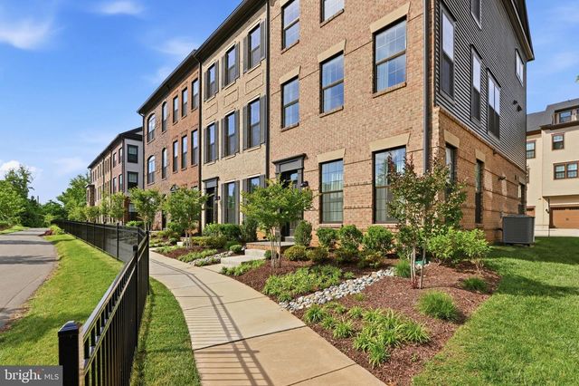 12558 OV DR, Fairfax, VA 22033
