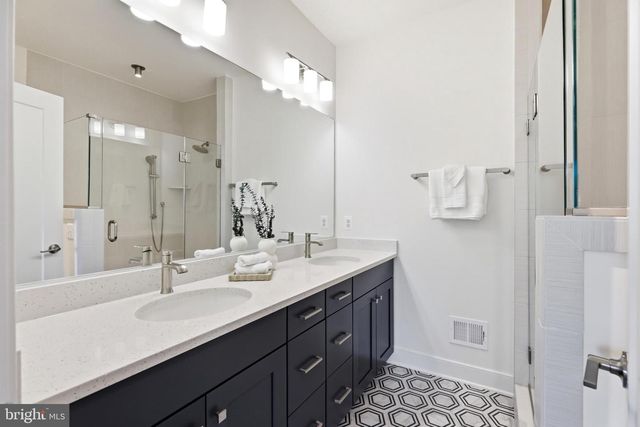 12558 OV DR, Fairfax, VA 22033