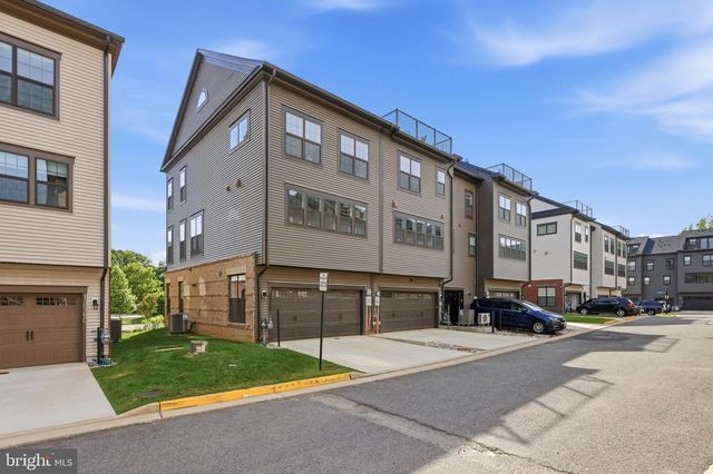 12558 OV DR, Fairfax, VA 22033