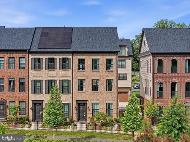 12558 OV DR, Fairfax, VA 22033
