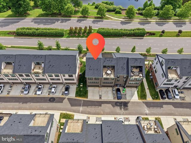 12558 OV DR, Fairfax, VA 22033