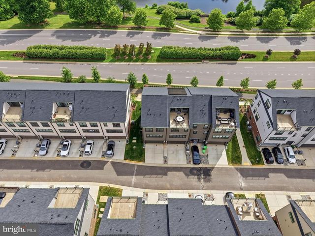 12558 OV DR, Fairfax, VA 22033