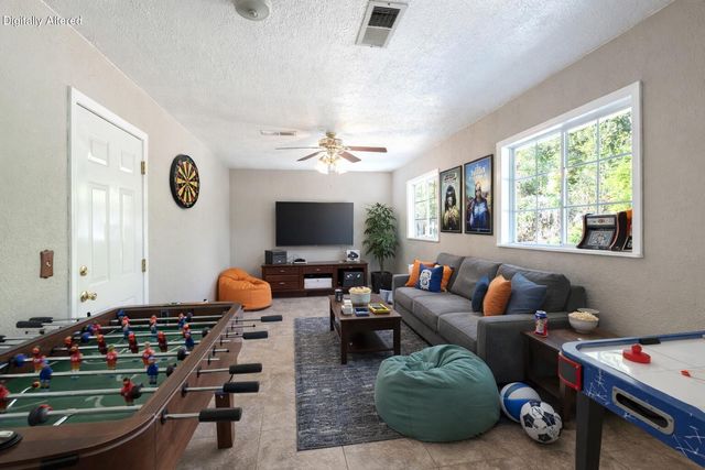 1945 Quails Nest Road, Redding, CA 96003