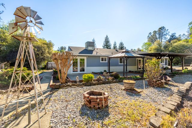 1945 Quails Nest Road, Redding, CA 96003