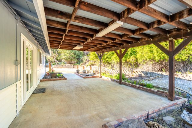 1945 Quails Nest Road, Redding, CA 96003