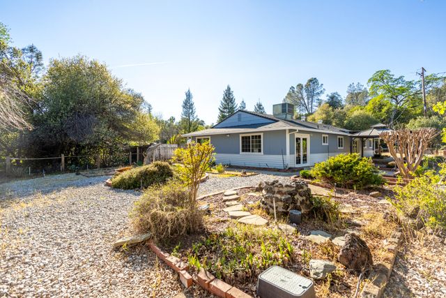 1945 Quails Nest Road, Redding, CA 96003