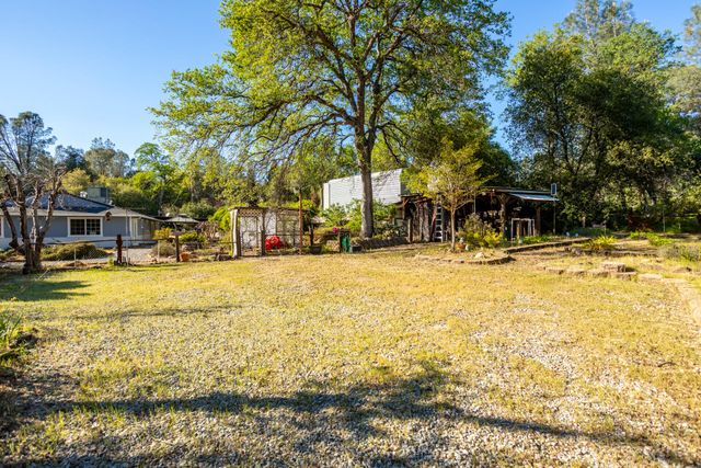 1945 Quails Nest Road, Redding, CA 96003