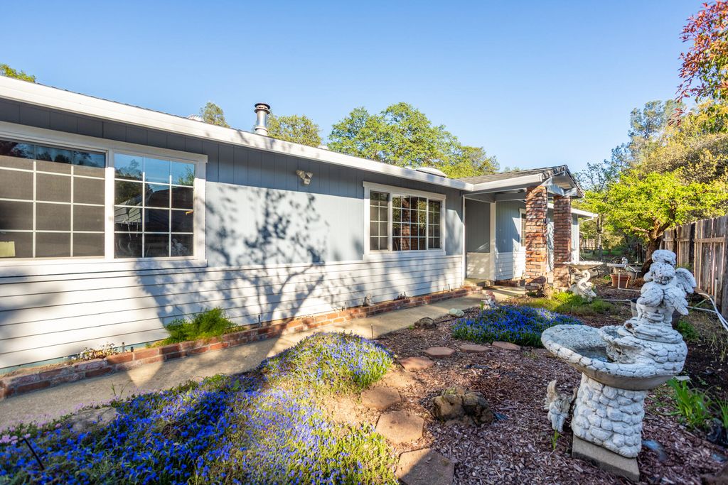 1945 Quails Nest Road, Redding, CA 96003