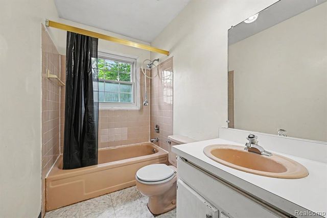 38211 Carolon Boulevard, Westland, MI 48185