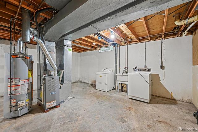 38211 Carolon Boulevard, Westland, MI 48185