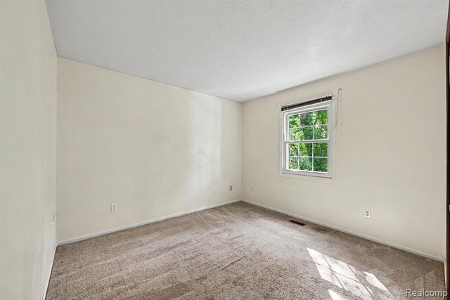 38211 Carolon Boulevard, Westland, MI 48185