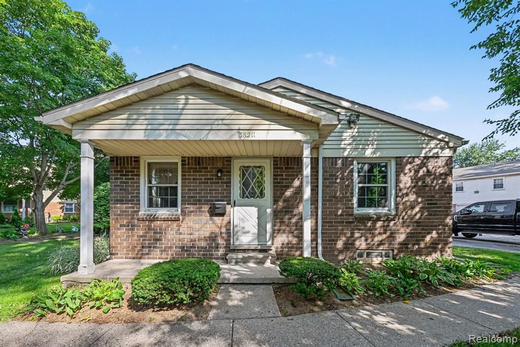 38211 Carolon Boulevard, Westland, MI 48185