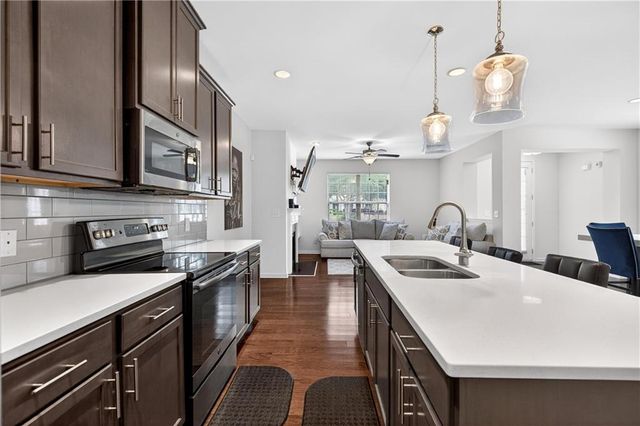 200 Westwood Trail, Fairburn, GA 30213