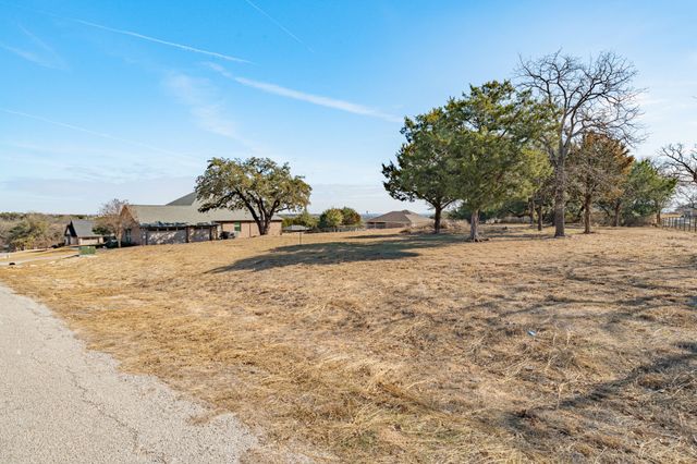 3841 Legend Trail, Granbury, TX 76049