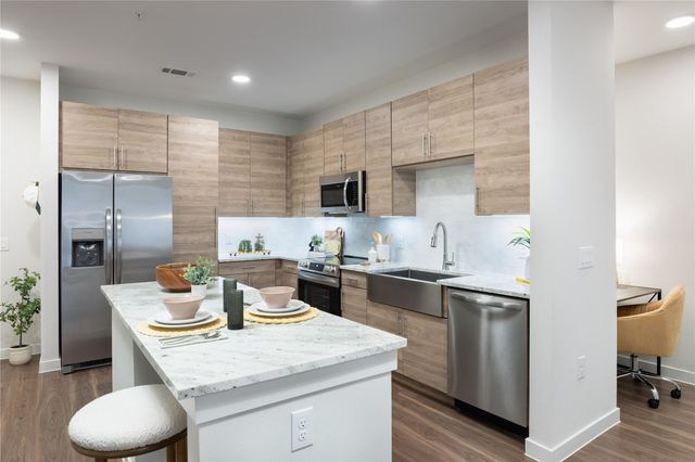 9302 Fry Rd B2Y-618, Cypress, TX 77433