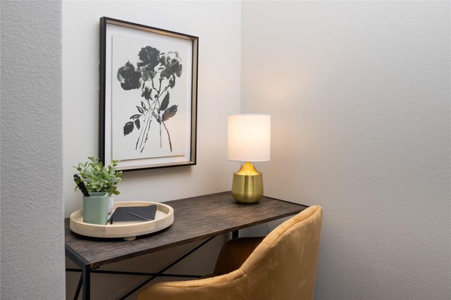 9302 Fry Rd B2Y-618, Cypress, TX 77433