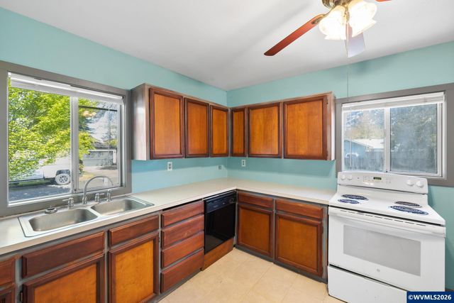 1115 Shipping St, Salem, OR 97301