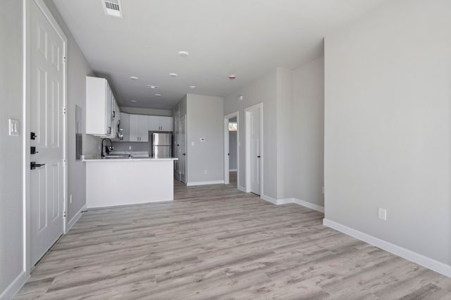 948 S Corinth Street 5, Dallas, TX 75215