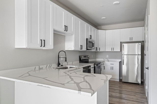 948 S Corinth Street 5, Dallas, TX 75215