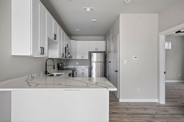 948 S Corinth Street 5, Dallas, TX 75215