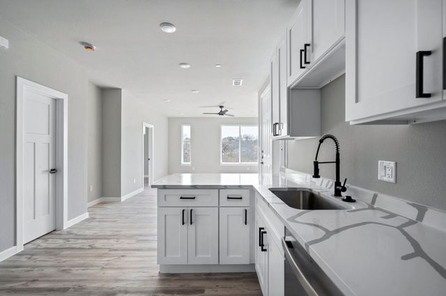 948 S Corinth Street 5, Dallas, TX 75215