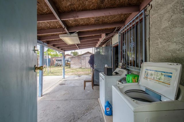 3829 E Iowa Avenue, Fresno, CA 93702