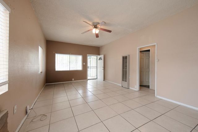 3829 E Iowa Avenue, Fresno, CA 93702