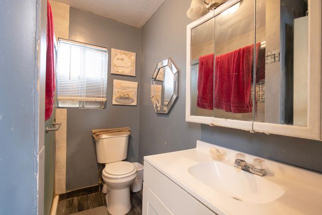 3829 E Iowa Avenue, Fresno, CA 93702