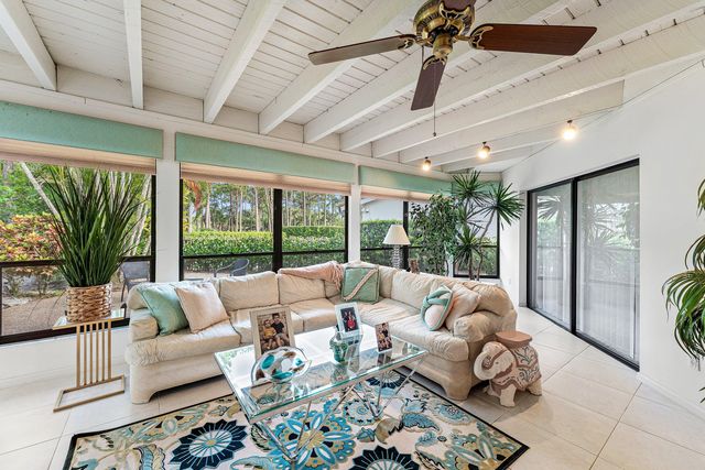 643 W Lakewoode Circle, Delray Beach, FL 33445