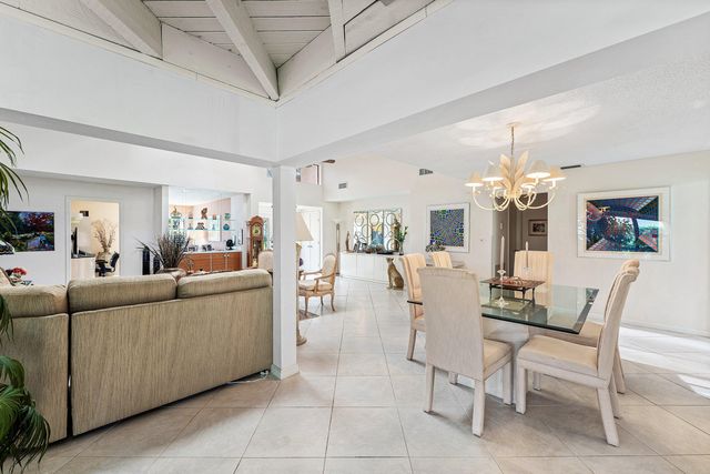 643 W Lakewoode Circle, Delray Beach, FL 33445