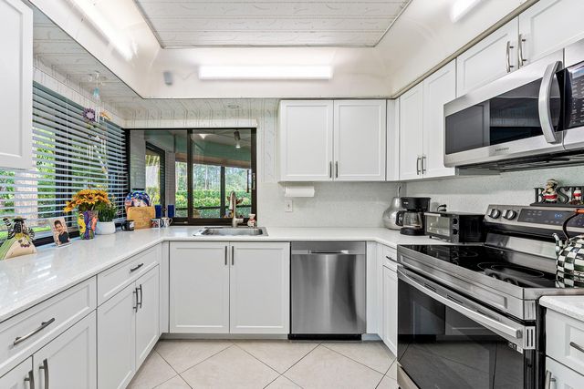 643 W Lakewoode Circle, Delray Beach, FL 33445