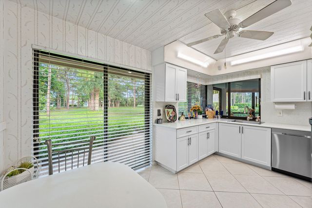 643 W Lakewoode Circle, Delray Beach, FL 33445