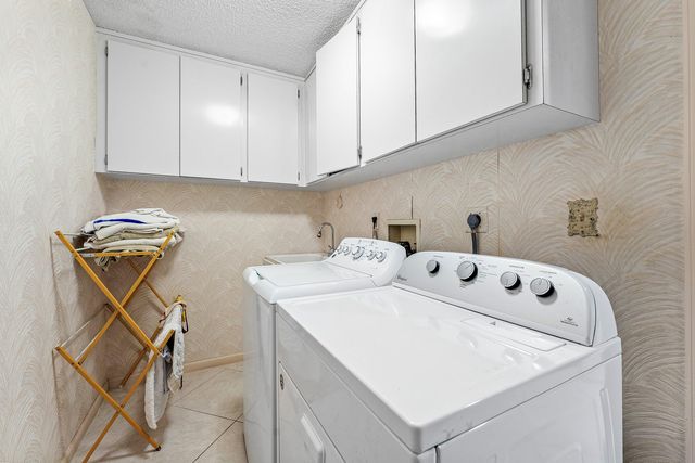 643 W Lakewoode Circle, Delray Beach, FL 33445