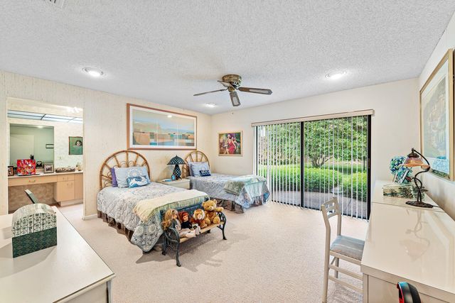 643 W Lakewoode Circle, Delray Beach, FL 33445