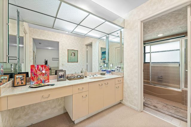 643 W Lakewoode Circle, Delray Beach, FL 33445