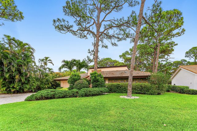 643 W Lakewoode Circle, Delray Beach, FL 33445