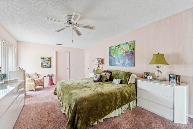 643 W Lakewoode Circle, Delray Beach, FL 33445