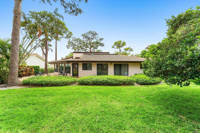 643 W Lakewoode Circle, Delray Beach, FL 33445