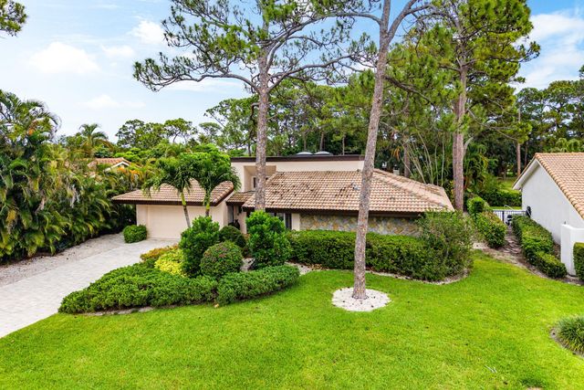 643 W Lakewoode Circle, Delray Beach, FL 33445