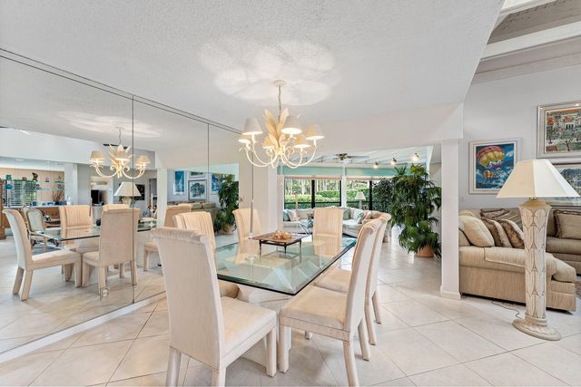 643 W Lakewoode Circle, Delray Beach, FL 33445