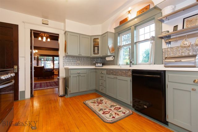 12 N Division St, Whitehall, MT 59759