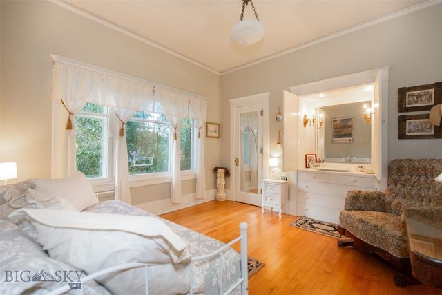 12 N Division St, Whitehall, MT 59759