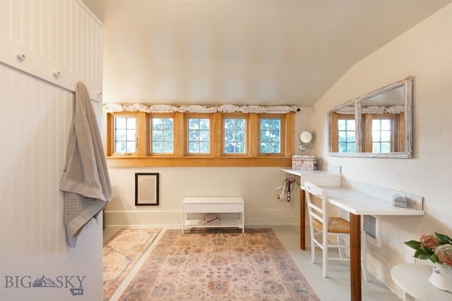 12 N Division St, Whitehall, MT 59759