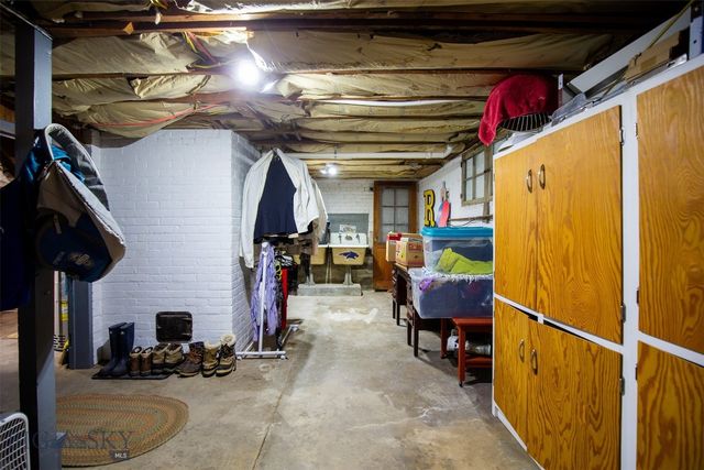 12 N Division St, Whitehall, MT 59759