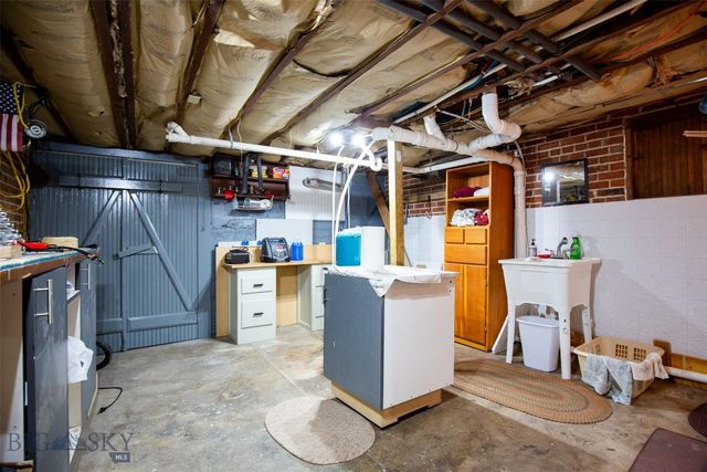 12 N Division St, Whitehall, MT 59759