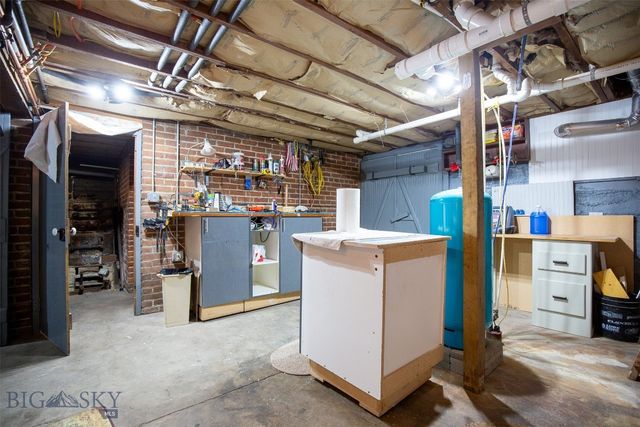 12 N Division St, Whitehall, MT 59759