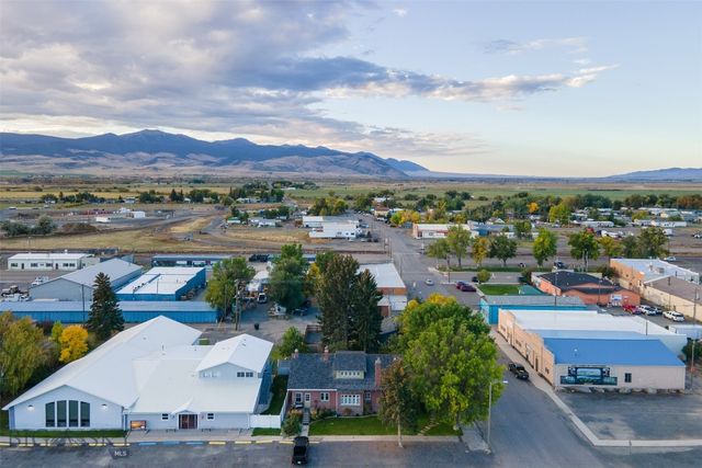 12 N Division St, Whitehall, MT 59759