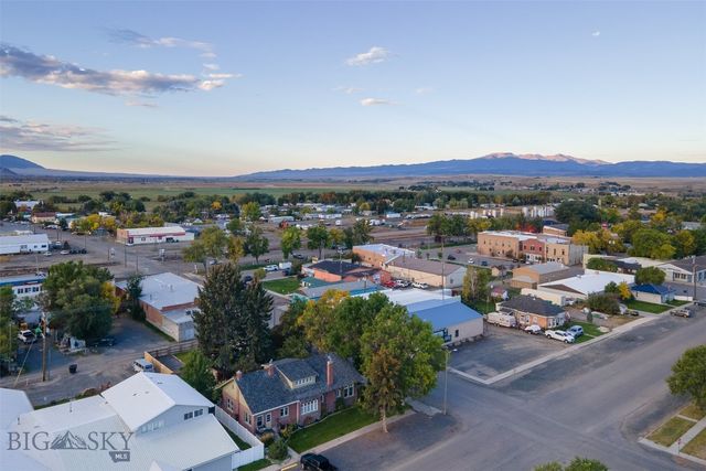 12 N Division St, Whitehall, MT 59759