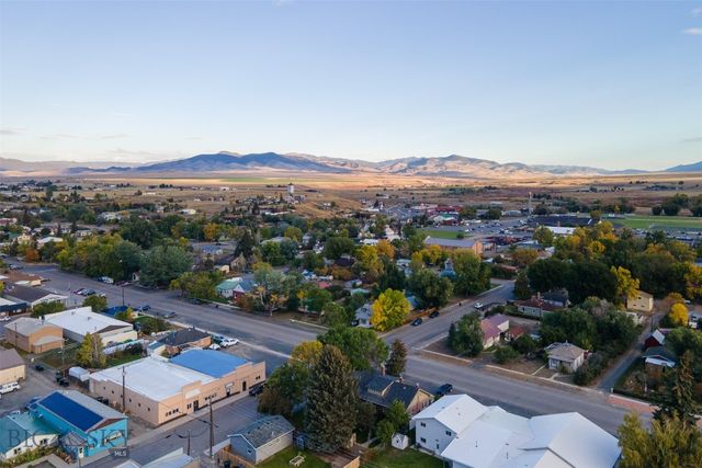 12 N Division St, Whitehall, MT 59759